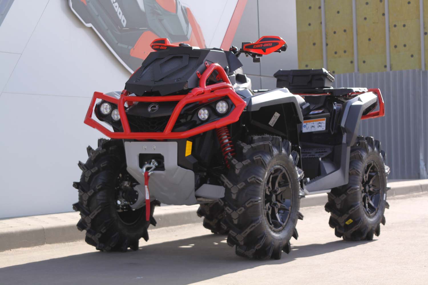 Outlander 1000r. Outlander x Mr 1000r. Can-am Outlander x Mr 1000r. Снегоболотоход can-am Outlander x Mr 1000r. Квадроцикл БРП Аутлендер ХМР 1000.